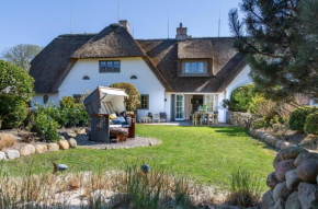 NEU Ferienhaus Friesenhof Aenne Haus 3 - modern urlauben unter Reet in Keitum Sylt
